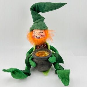 🍀 Vintage Annalee Leprechaun with Pot of Gold –1992– St. Patrick’s Day- Lucky